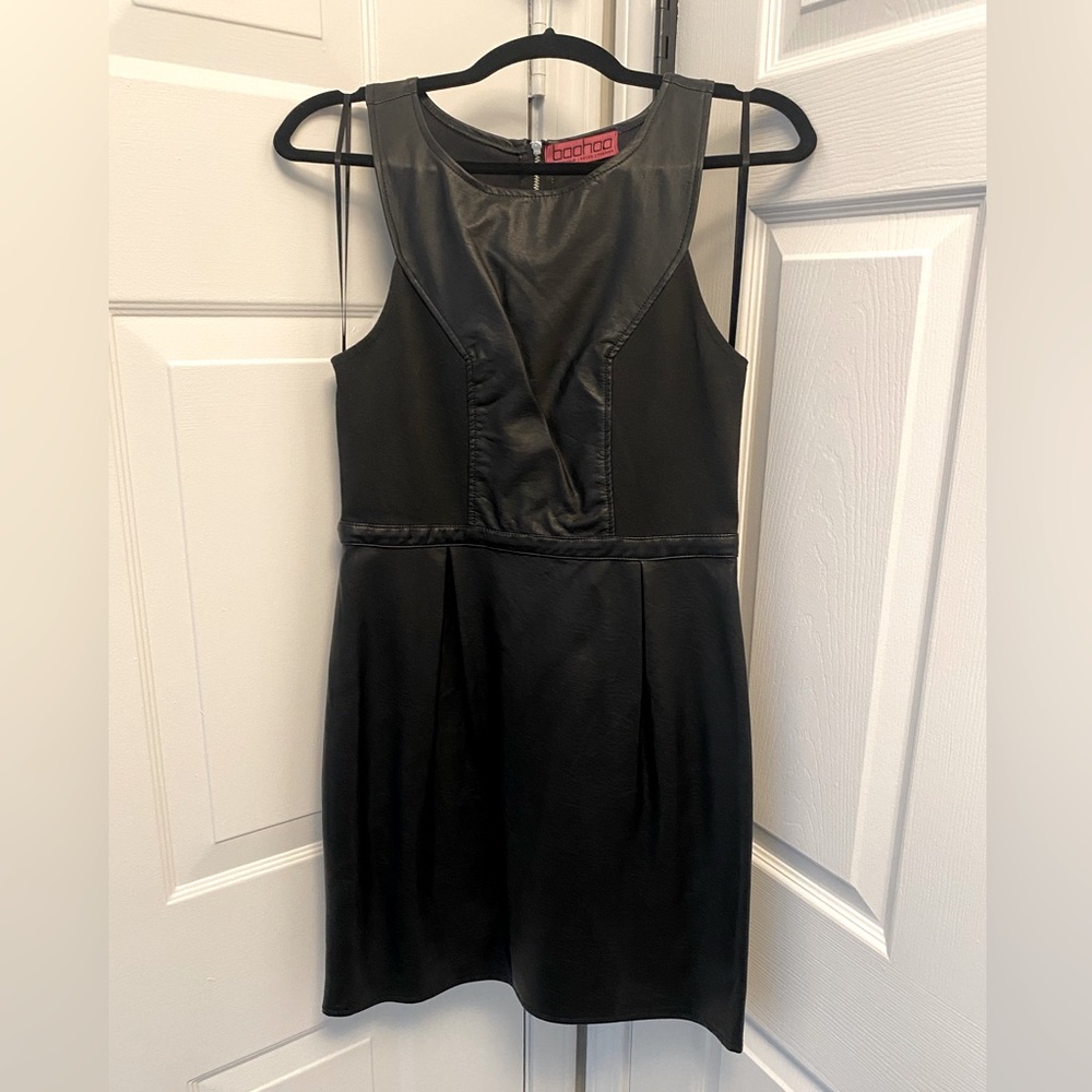 Size 6 black mini dress! Never worn!